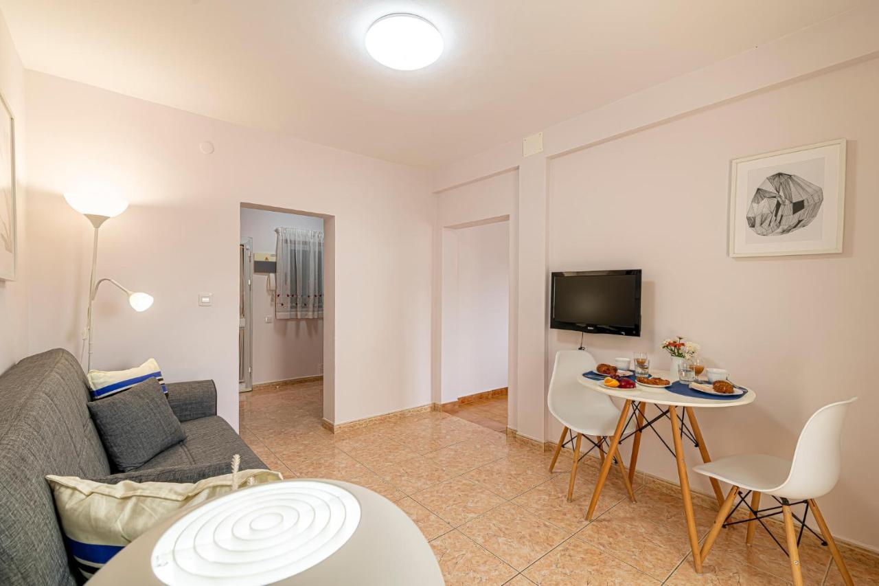 Apartamentos En El Centro De Los Cristianos Arona  Exterior photo