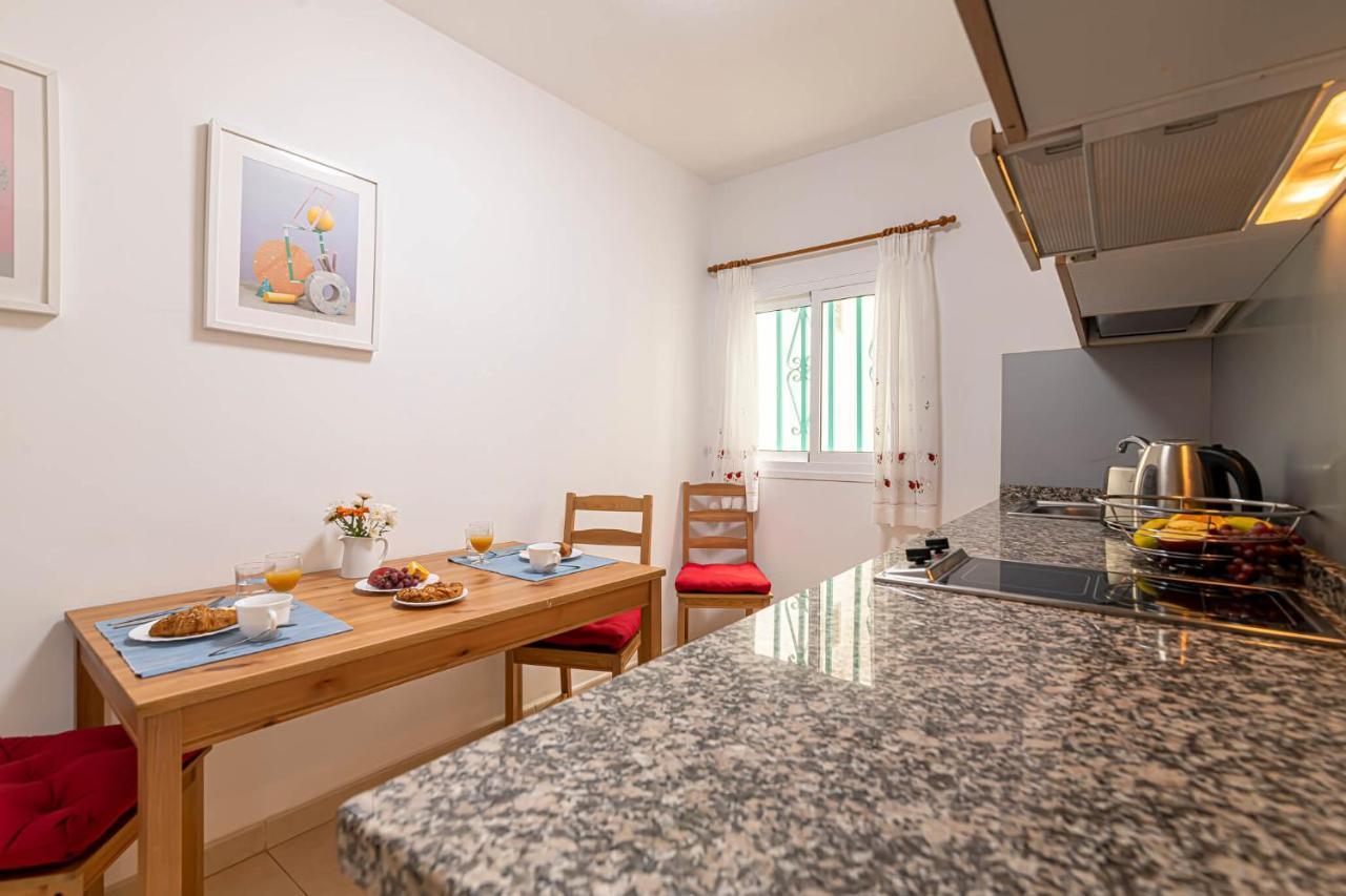 Apartamentos En El Centro De Los Cristianos Arona  Exterior photo