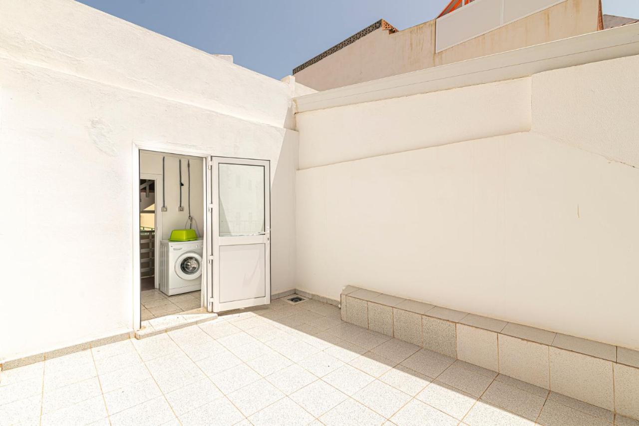 Apartamentos En El Centro De Los Cristianos Arona  Exterior photo