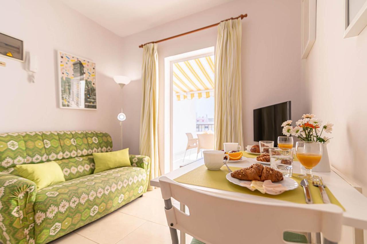 Apartamentos En El Centro De Los Cristianos Arona  Exterior photo