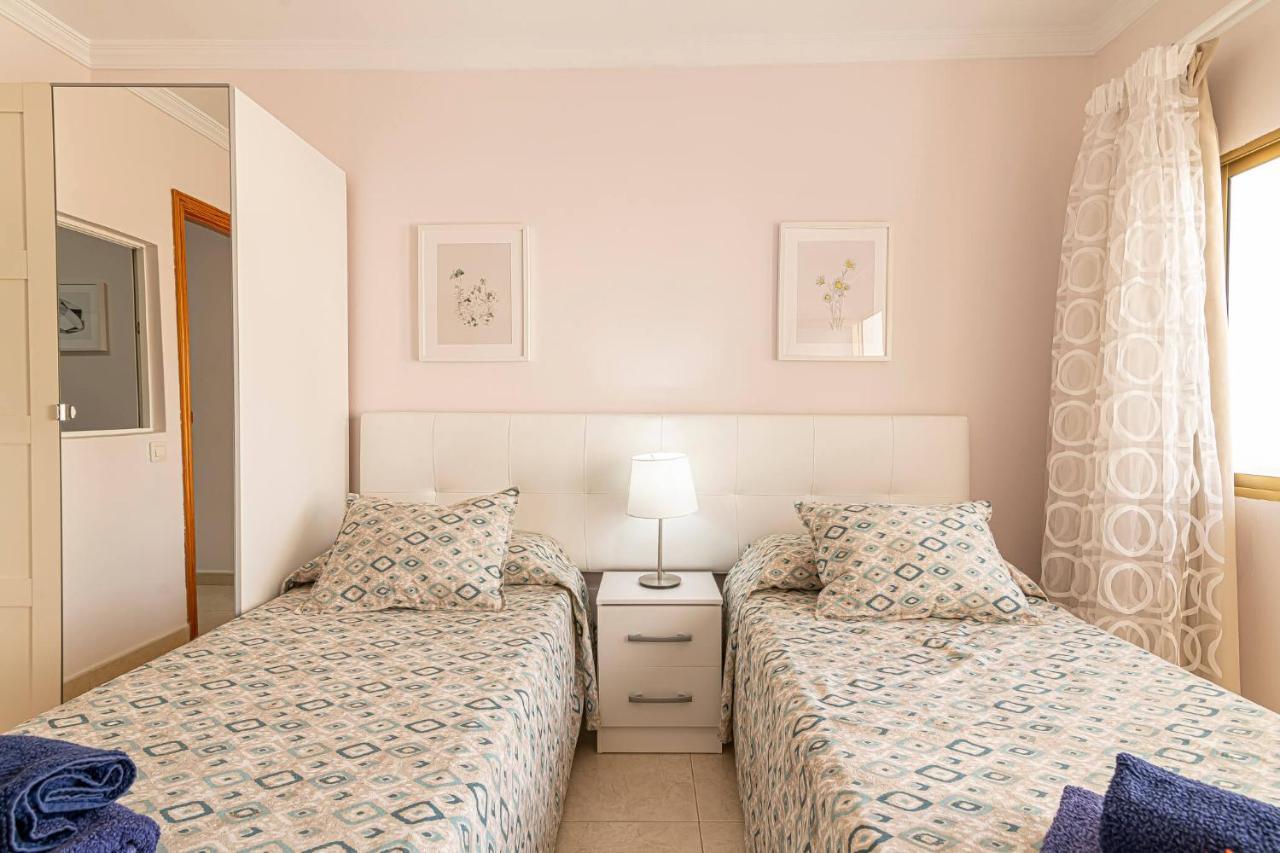 Apartamentos En El Centro De Los Cristianos Arona  Exterior photo